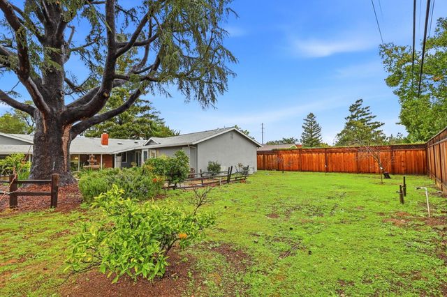 18762 Casa Blanca Lane, Saratoga, CA 95070