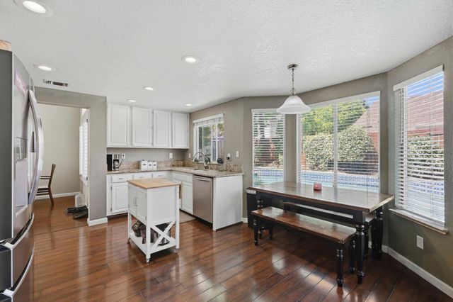 2217 Americana Dr, Roseville, CA 95747