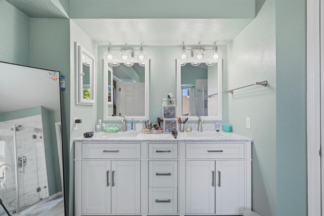 2217 Americana Dr, Roseville, CA 95747