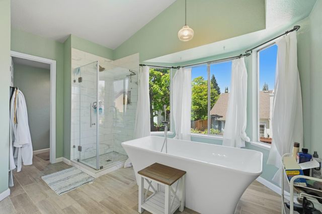 2217 Americana Dr, Roseville, CA 95747
