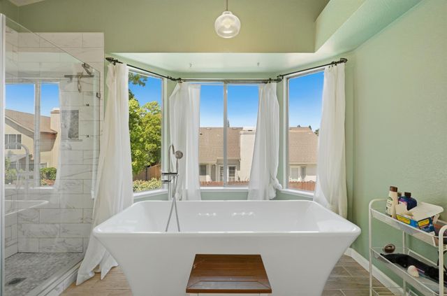 2217 Americana Dr, Roseville, CA 95747