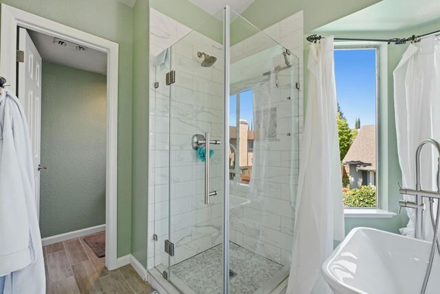 2217 Americana Dr, Roseville, CA 95747