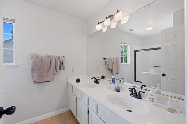 2217 Americana Dr, Roseville, CA 95747