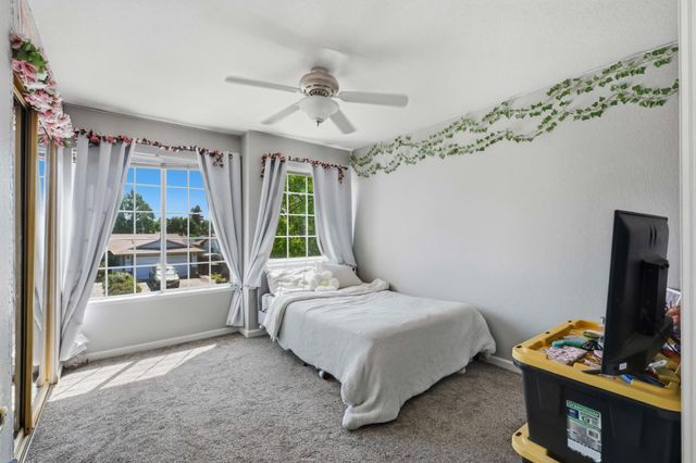 2217 Americana Dr, Roseville, CA 95747