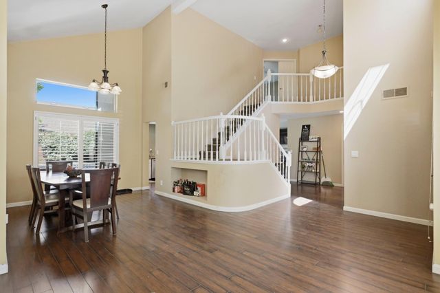 2217 Americana Dr, Roseville, CA 95747