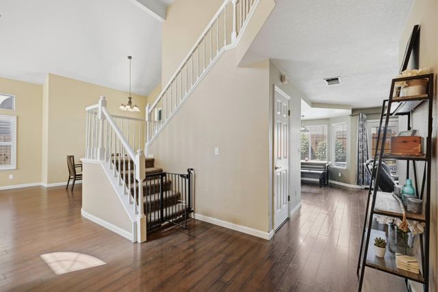 2217 Americana Dr, Roseville, CA 95747