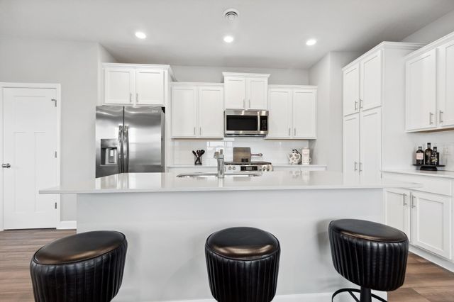 10760 Henslowe Avenue S, Cottage Grove, MN 55016