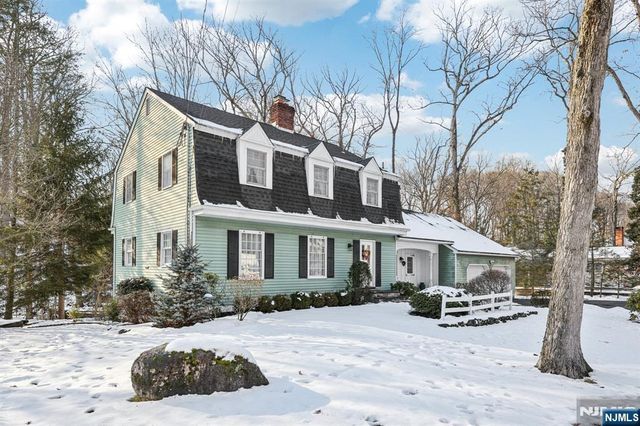 418 Pines Lake Drive, Wayne, NJ 07470