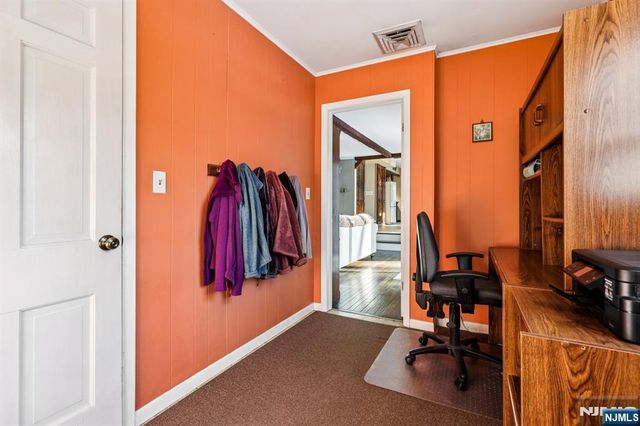 418 Pines Lake Drive, Wayne, NJ 07470