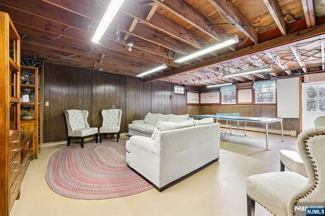 418 Pines Lake Drive, Wayne, NJ 07470