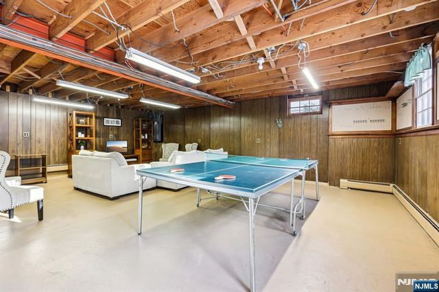 418 Pines Lake Drive, Wayne, NJ 07470