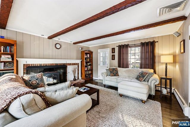 418 Pines Lake Drive, Wayne, NJ 07470