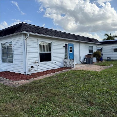 26 Hamlin CT, Lehigh Acres, FL 33936