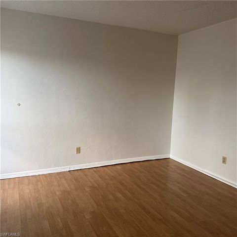 26 Hamlin CT, Lehigh Acres, FL 33936