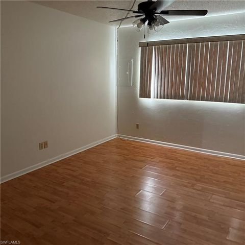 26 Hamlin CT, Lehigh Acres, FL 33936