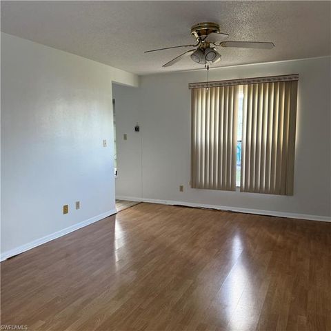 26 Hamlin CT, Lehigh Acres, FL 33936