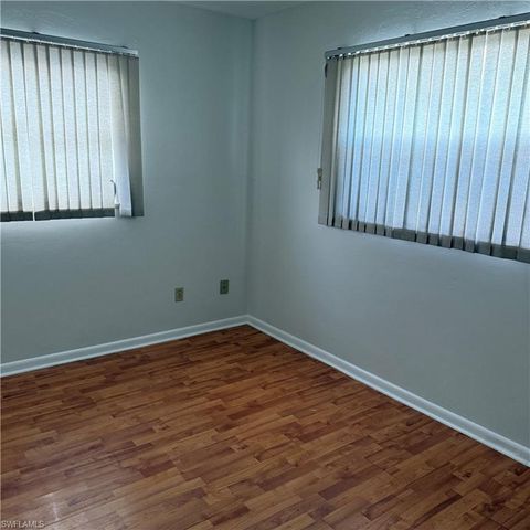 26 Hamlin CT, Lehigh Acres, FL 33936