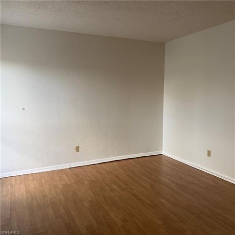 26 Hamlin CT, Lehigh Acres, FL 33936