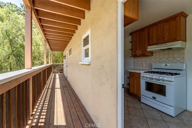8248 Mannix, Los Angeles, CA 90046