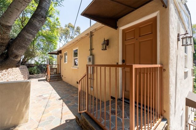 8248 Mannix, Los Angeles, CA 90046