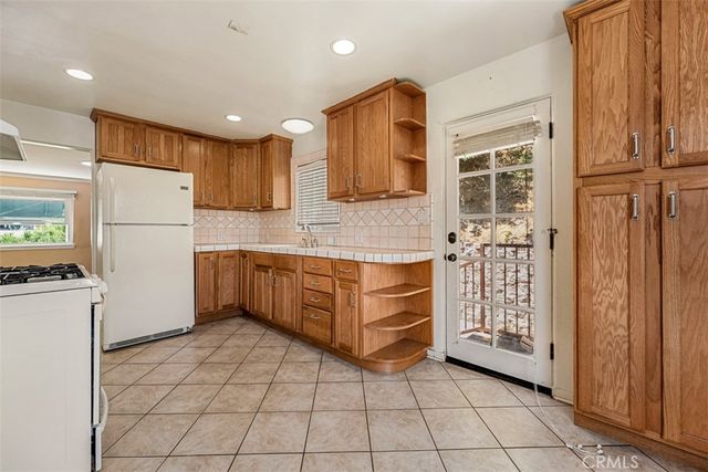 8248 Mannix, Los Angeles, CA 90046