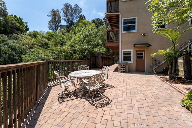 8248 Mannix, Los Angeles, CA 90046