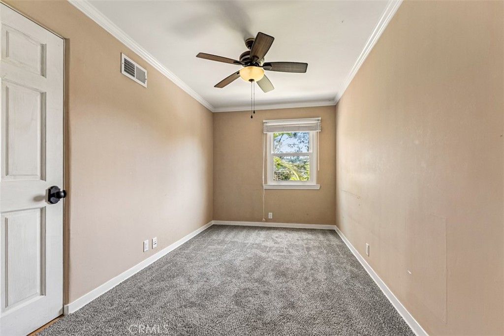 Image 10 of property listing at 8248 Mannix, Los Angeles, CA 90046