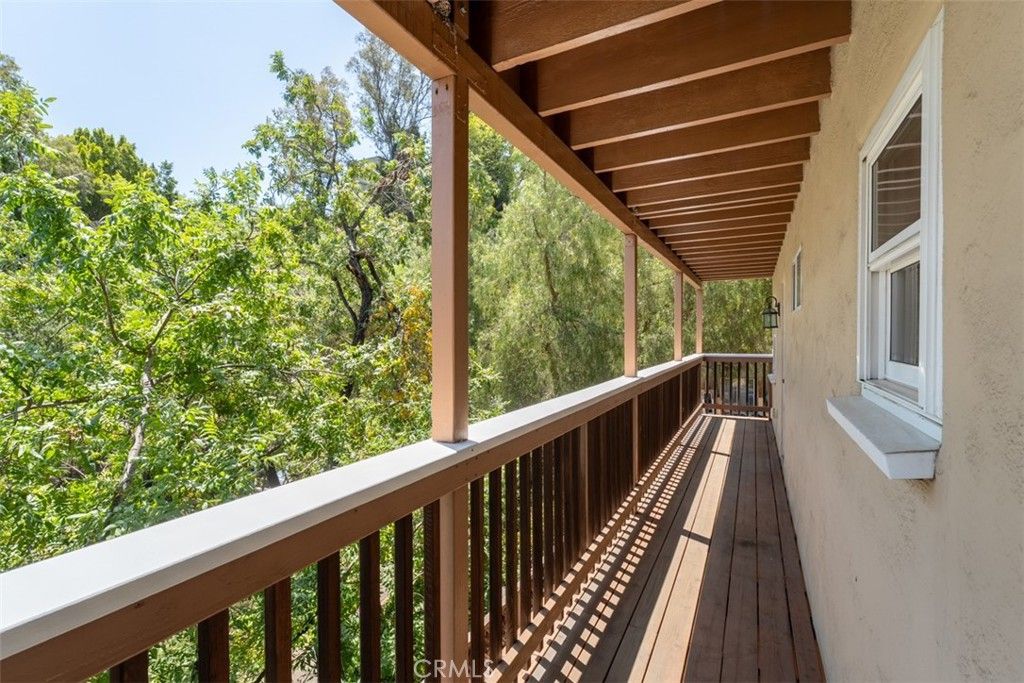 Image 14 of property listing at 8248 Mannix, Los Angeles, CA 90046