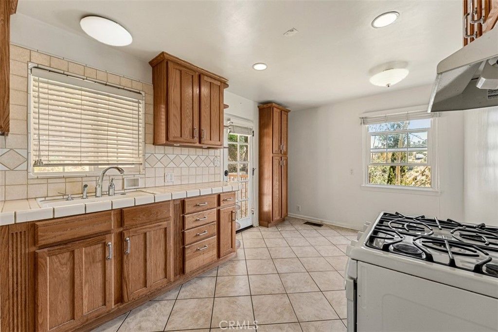 Image 30 of property listing at 8248 Mannix, Los Angeles, CA 90046