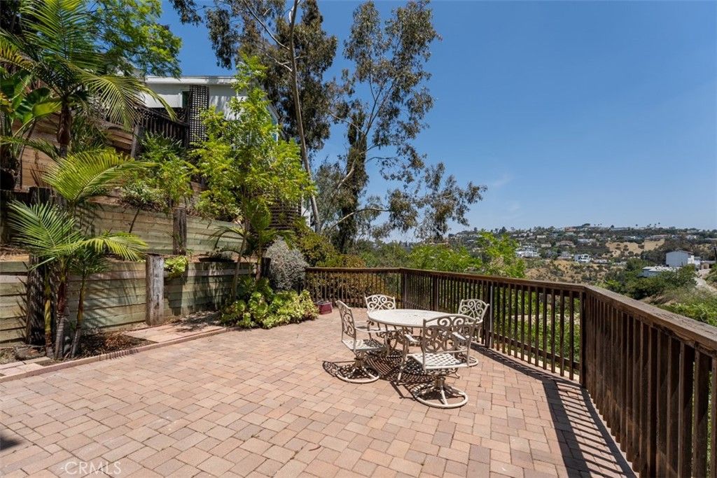 Image 34 of property listing at 8248 Mannix, Los Angeles, CA 90046