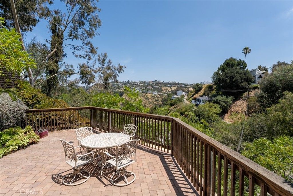 Image 35 of property listing at 8248 Mannix, Los Angeles, CA 90046