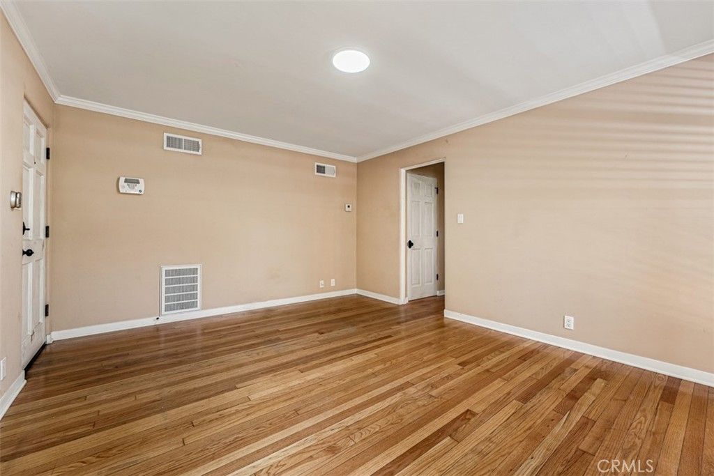 Image 5 of property listing at 8248 Mannix, Los Angeles, CA 90046