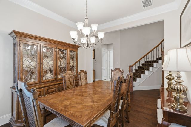 400 Ridgewood Drive, Lewisville, TX 75067