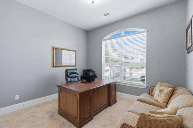 400 Ridgewood Drive, Lewisville, TX 75067
