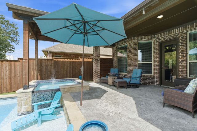 400 Ridgewood Drive, Lewisville, TX 75067