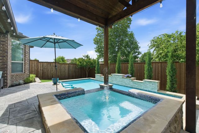 400 Ridgewood Drive, Lewisville, TX 75067