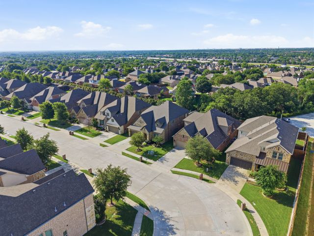 400 Ridgewood Drive, Lewisville, TX 75067