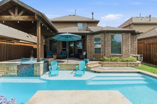 400 Ridgewood Drive, Lewisville, TX 75067