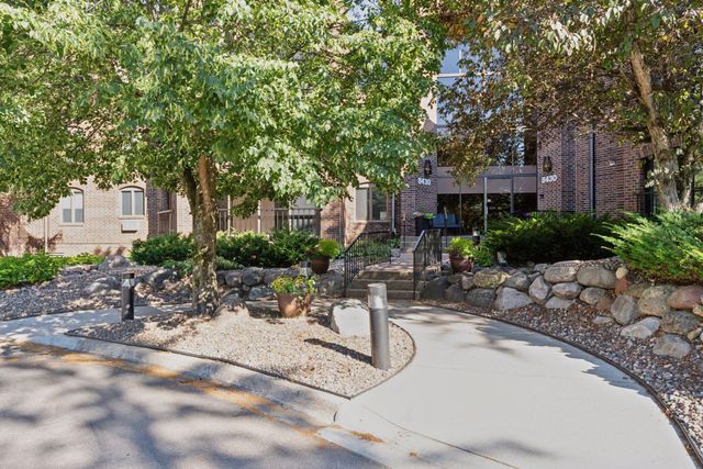 8430 Pennsylvania Road 113, Bloomington, MN 55438