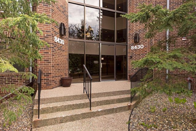 8430 Pennsylvania Road 113, Bloomington, MN 55438