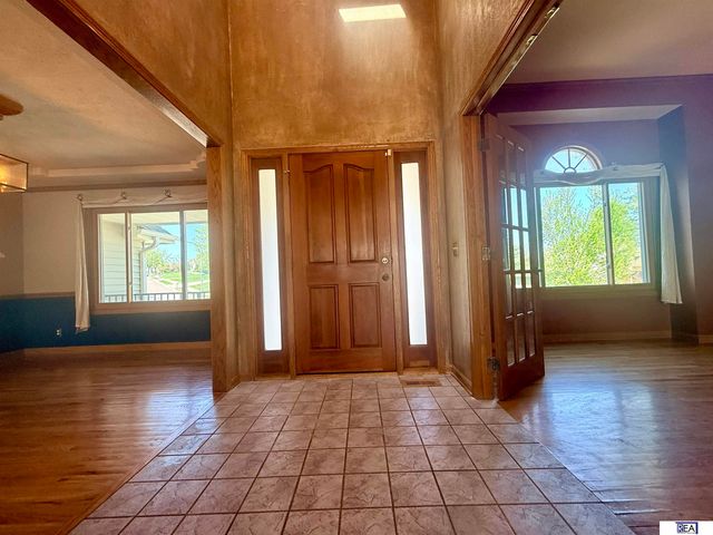 906 Wicklow Road, Papillion, NE 68046