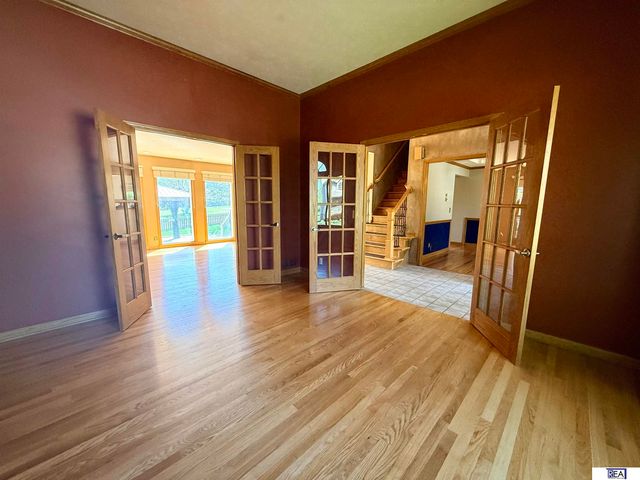 906 Wicklow Road, Papillion, NE 68046