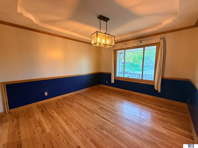906 Wicklow Road, Papillion, NE 68046