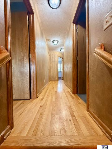906 Wicklow Road, Papillion, NE 68046