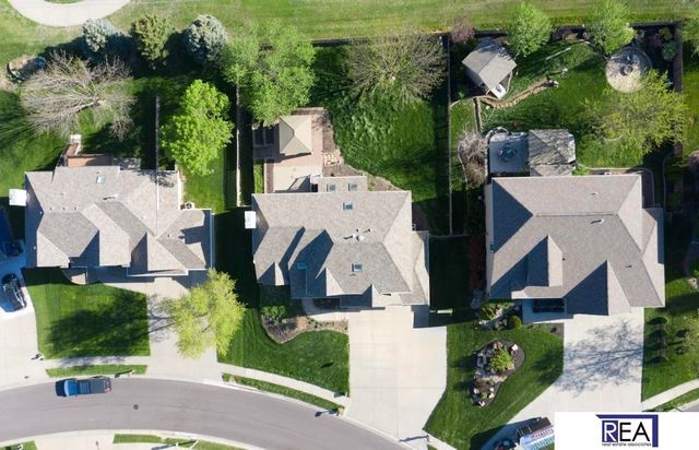 906 Wicklow Road, Papillion, NE 68046