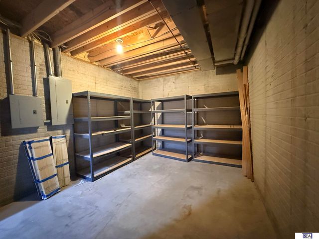 906 Wicklow Road, Papillion, NE 68046