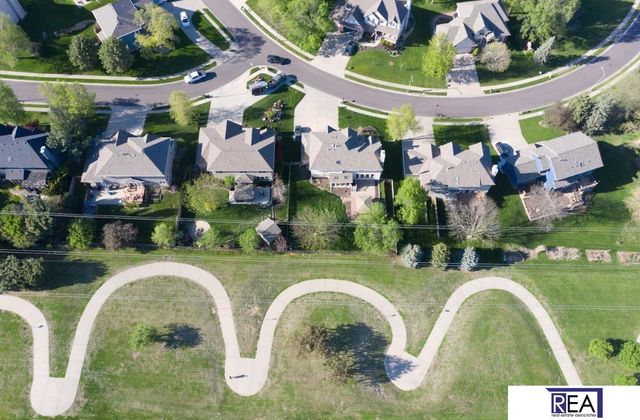 906 Wicklow Road, Papillion, NE 68046