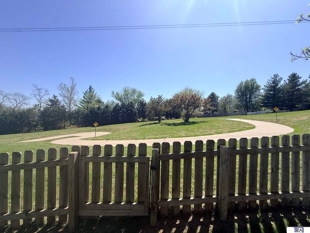 906 Wicklow Road, Papillion, NE 68046