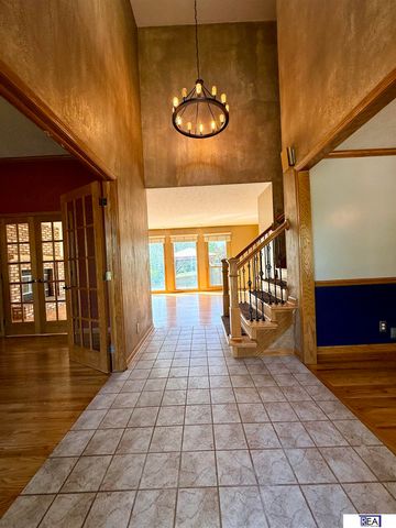 906 Wicklow Road, Papillion, NE 68046