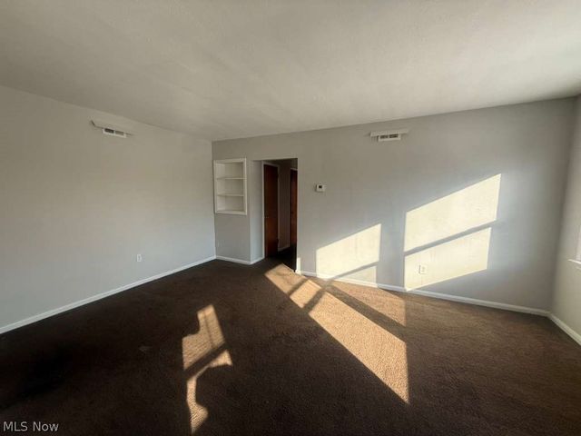 2027 Warrensville Center Road 6, South Euclid, OH 44121